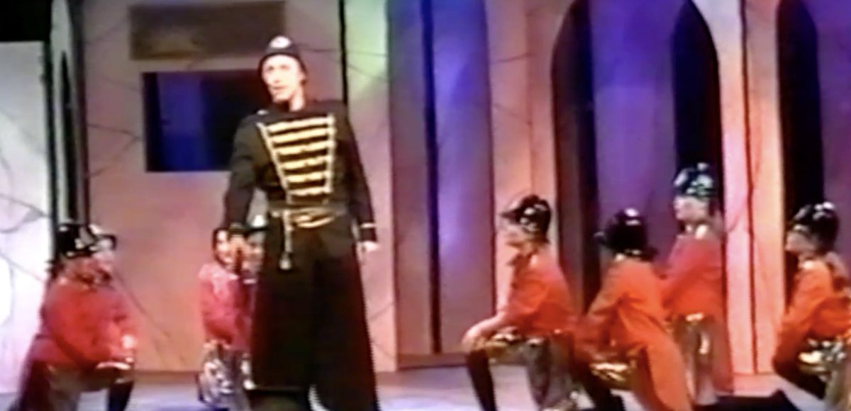 Todays Dig back through the archives... A daily look back on some of the stuff you may have missed... Panto Highlights 13 – Little People from ‘Ali Baba’ – 2001
waterfordtheatrearchive.com/.../panto-high…