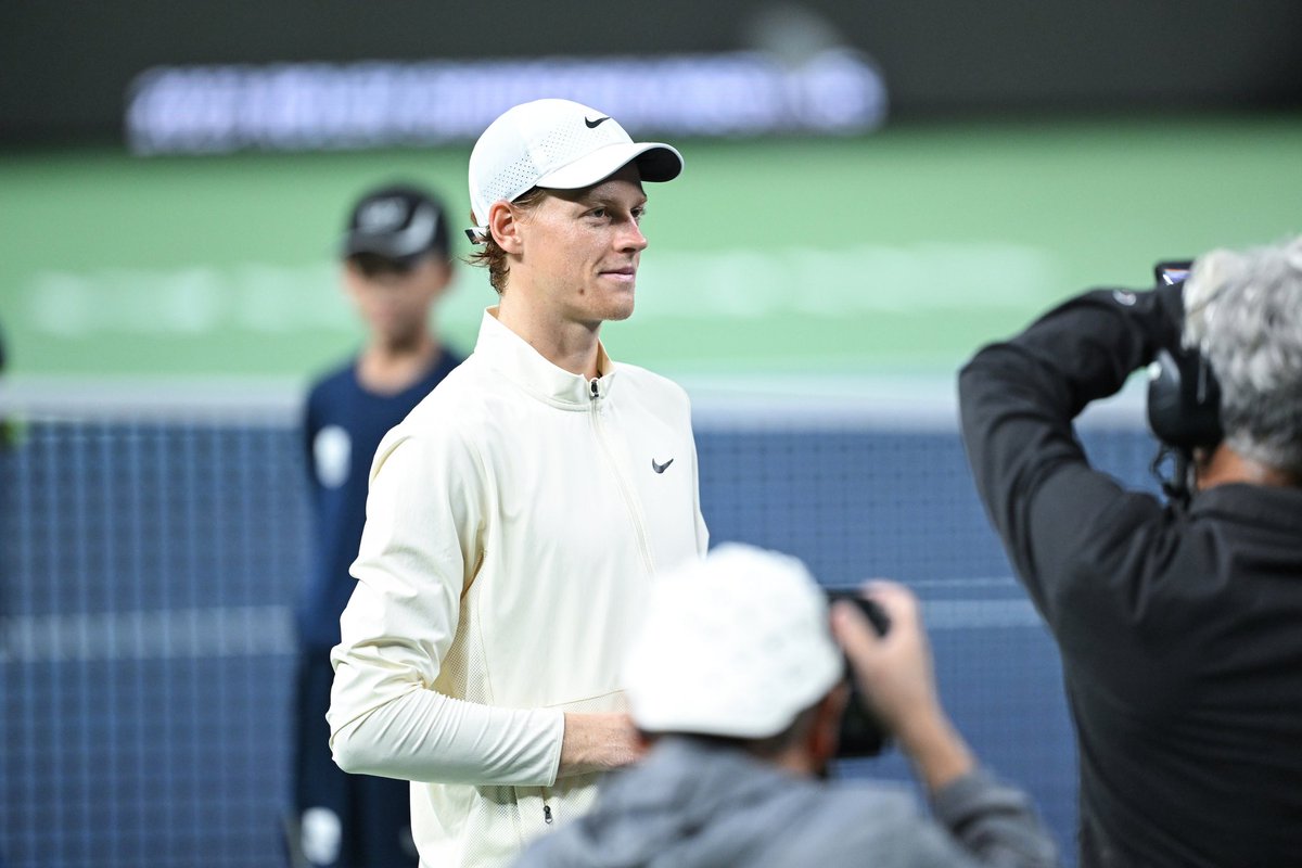 janniksin's tweet image. Nice to meet you Shanghai 🇨🇳

Very happy to come through a hard match today 💪🏼