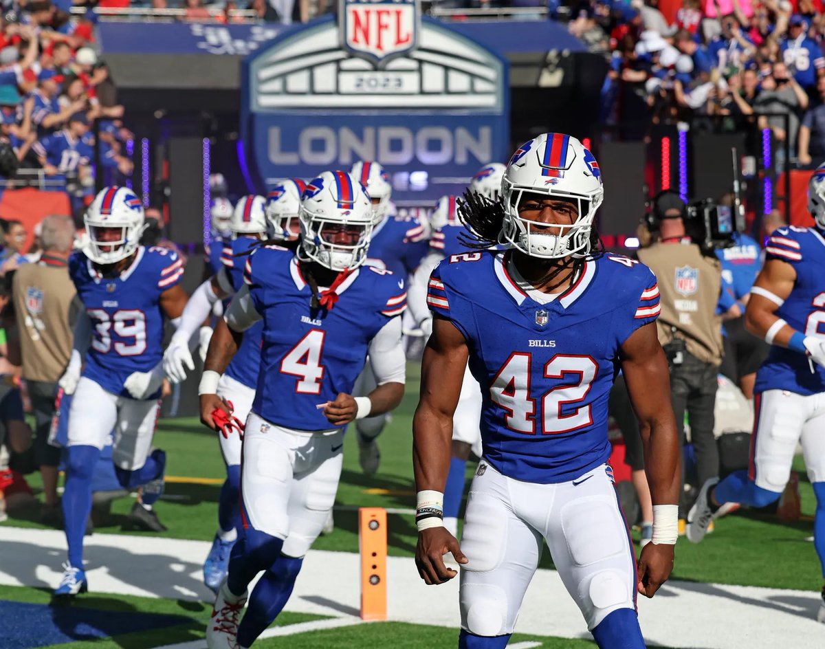SecondTake_NFL's tweet photo. #BillsMafia has London sounding just like Buffalo… best fanbase in the league? https://t.co/U2bFUK0UES