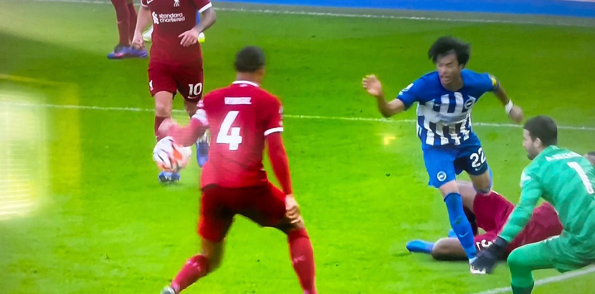 ProTottenham's tweet photo. LiVARpool at it again today

This was the redemption decision. We knew thered be one. I mean how would VAR even dream of giving a pen to Brighton over a blatant handball

You wont see Sky Sports News covering every angle of it though. Or the media hammering Liverpool for getting away with it. Itll barely get a murmur

Personally I think they should replay the game 😏