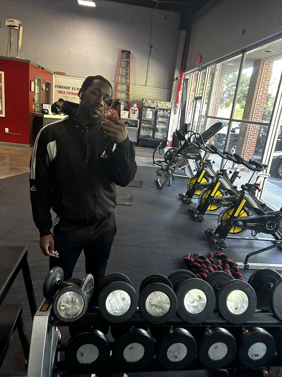 YungBohemian's tweet photo. #PushSeason #fitness https://t.co/GNTVga2lqy