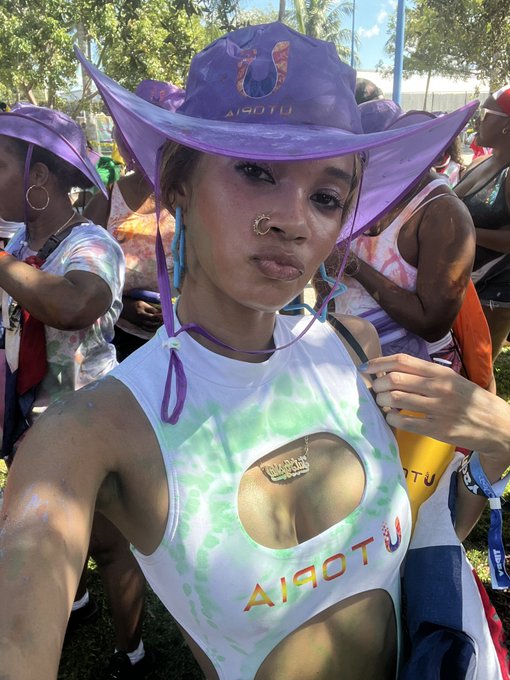 Jouvert 😘 https://t.co/Y650rArnki<a href="/tag/noordinary"class="tags"><span>#noordinary</span></a><a href="/tag/taiaysha"class="tags"><span>#taiaysha</span></a>