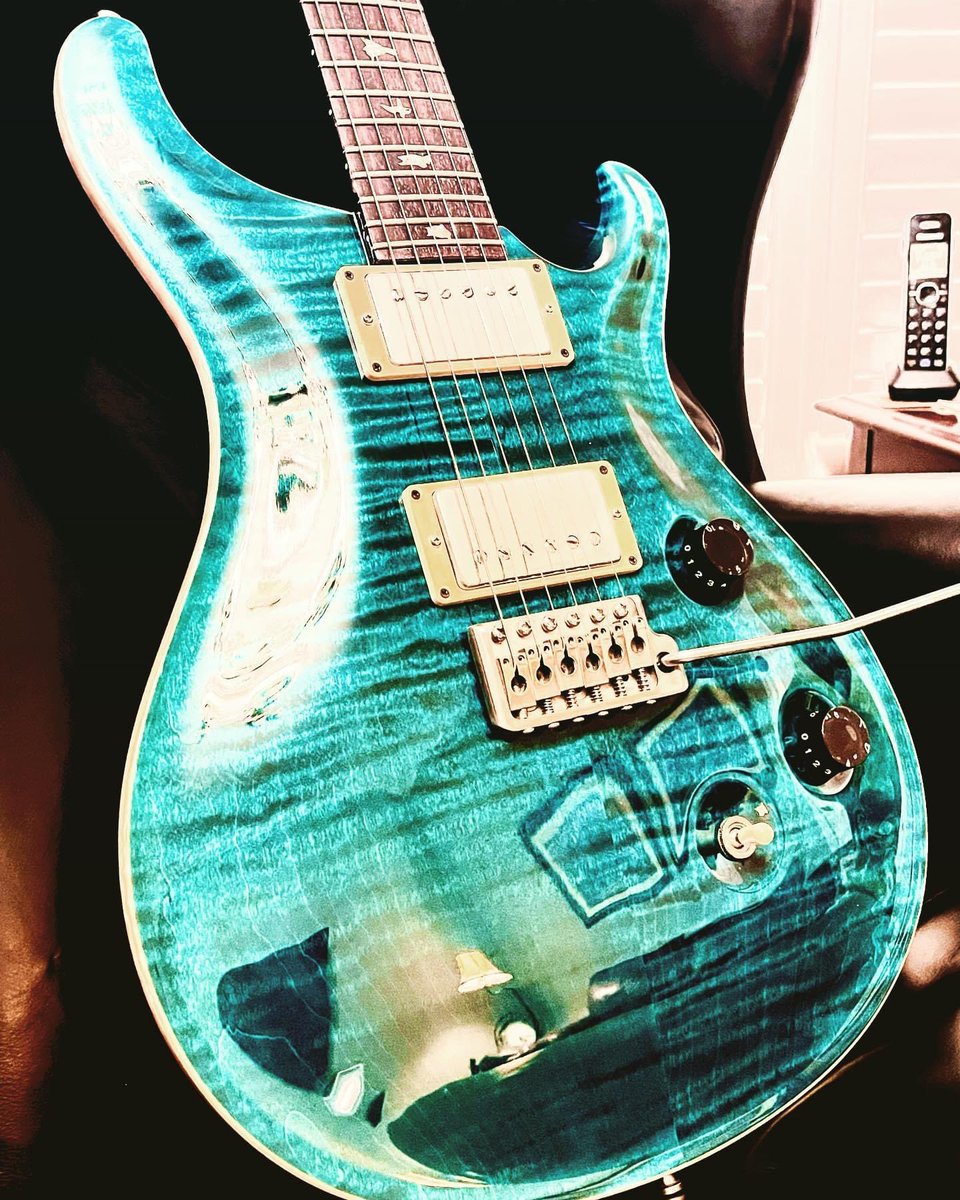 Happy Sunday! Thought I would share my baby! She looks so good considering how many shows she has played! 🔥🔥🔥#myprs #PRS #prsguitars #custom24 #10top #turquoise #guitar #playguitar #birds