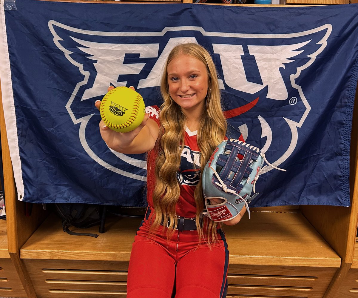 hannahsimko2025's tweet photo. HUGE thank you to @CoachJordanSB, @tsmartt14, @newmz4, and all the staff and girls at @FAUSoftball for having me for a visit! Loved every single minute! @DemariniBandits https://t.co/23sRDxxk4B