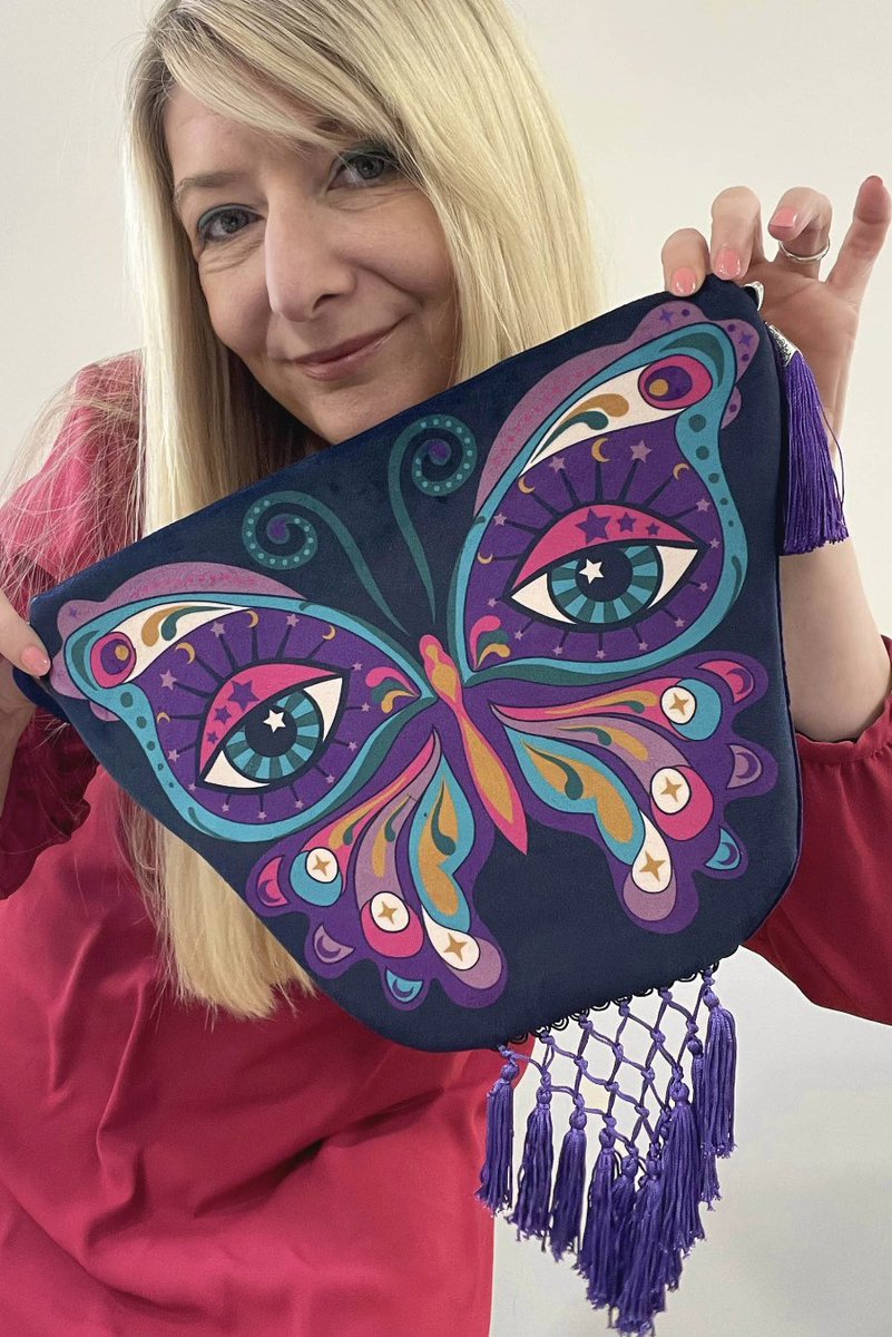 Utterfly fluttery In love with my new bag make 🦋💜 stanandgwyn.etsy.com/listing/158381… @Etsy #handmade #CraftBizParty #hippie #ArtisticofSociety #butterflies #BestOfBritish #sundayvibes