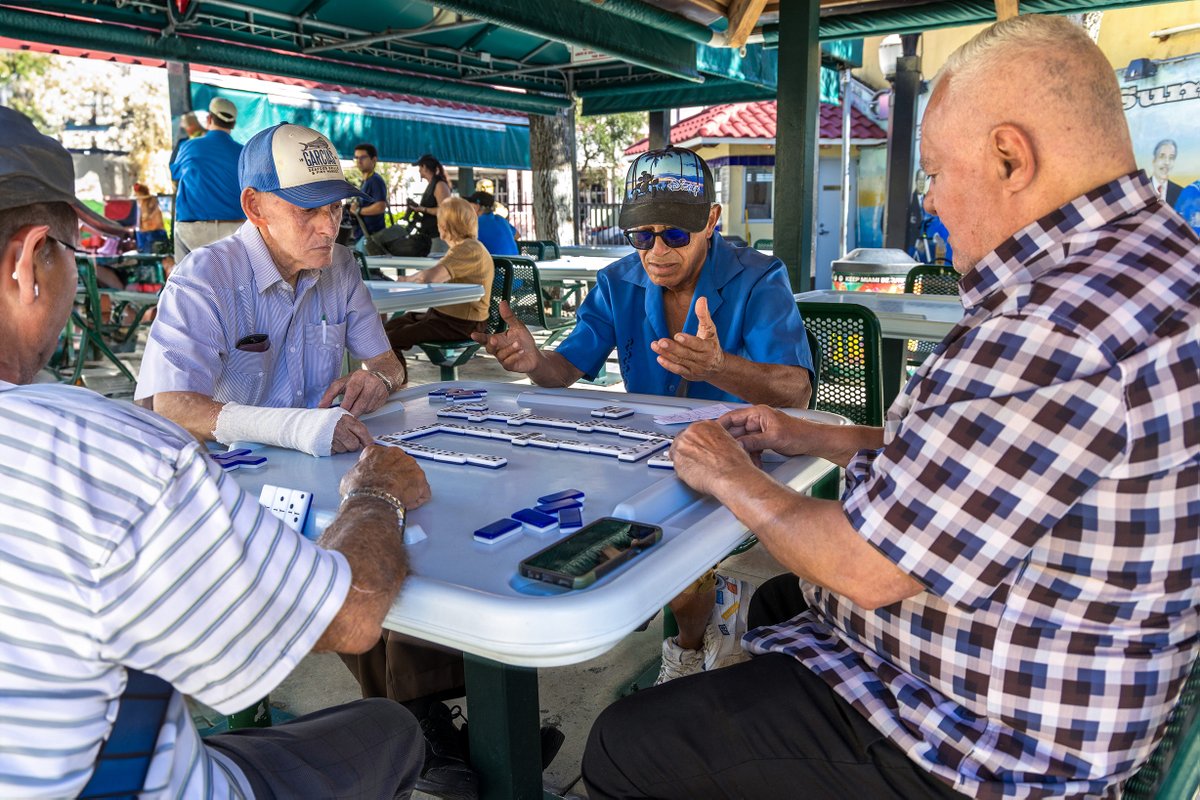 shadowfoxsports's tweet image. Game is on at Domino Park in Little Havana, Florida. 

#DPSWeeklyChallenge #dpsboardgames #littlehavana #streetphotography