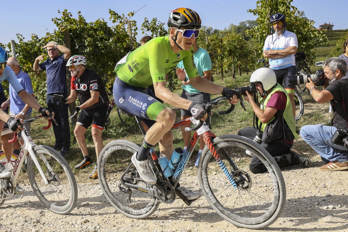 BHRVictorious's tweet image. 🌈 #Veneto2023 

📰 REPORT @UCI_cycling Gravel World Championships

🗣️ @matmohoric "I’m super proud of this achievement. The feeling is great. I had one of the best days on the bike; I enjoyed it so much!"

🔗 bit.ly/MohoricGravelW…

📸 @SprintCycling