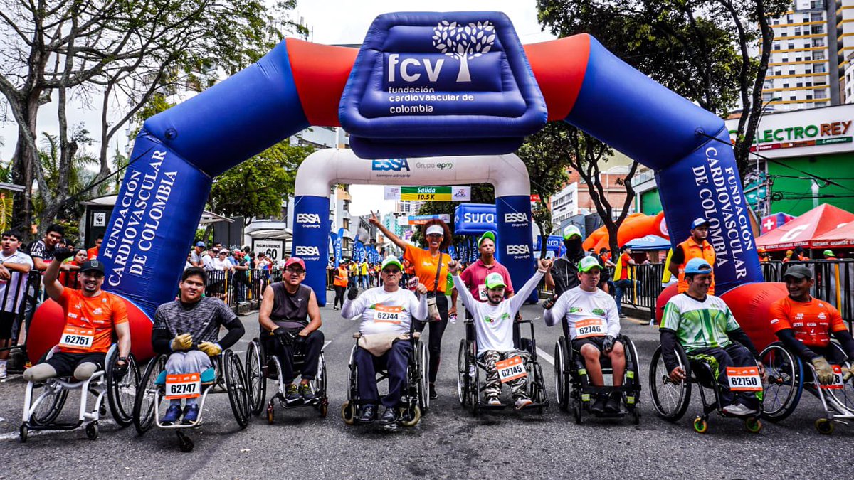 fcvcolombia's tweet photo. Con éxito llevamos a cabo el gran evento que convocó a más de 54 mil atletas 🧡💥 Con pasión y determinación se vivió esta vigésima edición 🥇

¡20 años de historia, 20 años de tradición! 🤩

#MMBGAFCV #20años https://t.co/UpXQ4Z3lS0