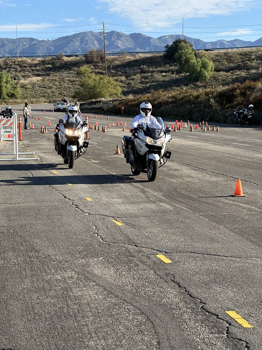 SESMotors's tweet photo. Day 7 of Motor School is rolling. School bikes are parked and BMW RT’s are on the track. https://t.co/i6vx5w3ITB