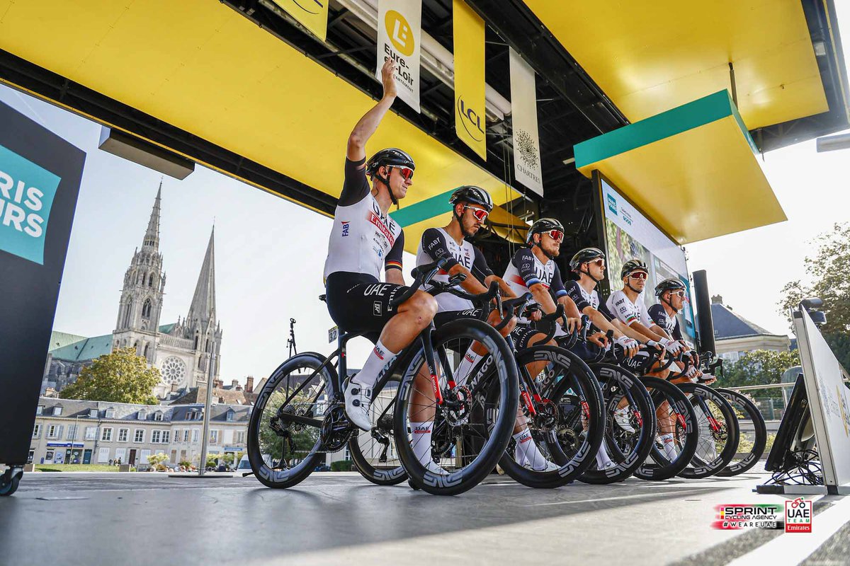 TeamEmiratesUAE's tweet photo. It was very fast and hard finish at #ParisTours 🇫🇷. #WeAreUAE https://t.co/Pkq4XsHfi9