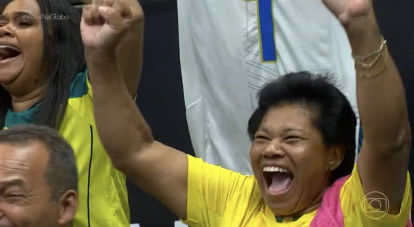 virnavolei's tweet photo. DONA APARECIDA, A MÃE DO ANO! <3 https://t.co/qb9PsnkTg3
