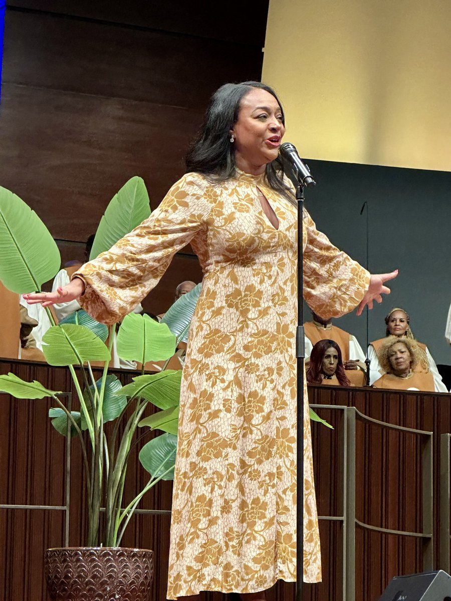 TCWWHouston's tweet image. Thank you Brandie Inez Sutton @BranDIeVA for celebrating Pas’ 36th Pastoral Anniversary #WeLovePas #Celebrating36Years #TCWW