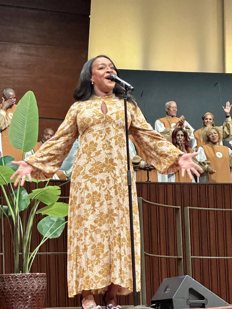 TCWWHouston's tweet image. Thank you Brandie Inez Sutton @BranDIeVA for celebrating Pas’ 36th Pastoral Anniversary #WeLovePas #Celebrating36Years #TCWW