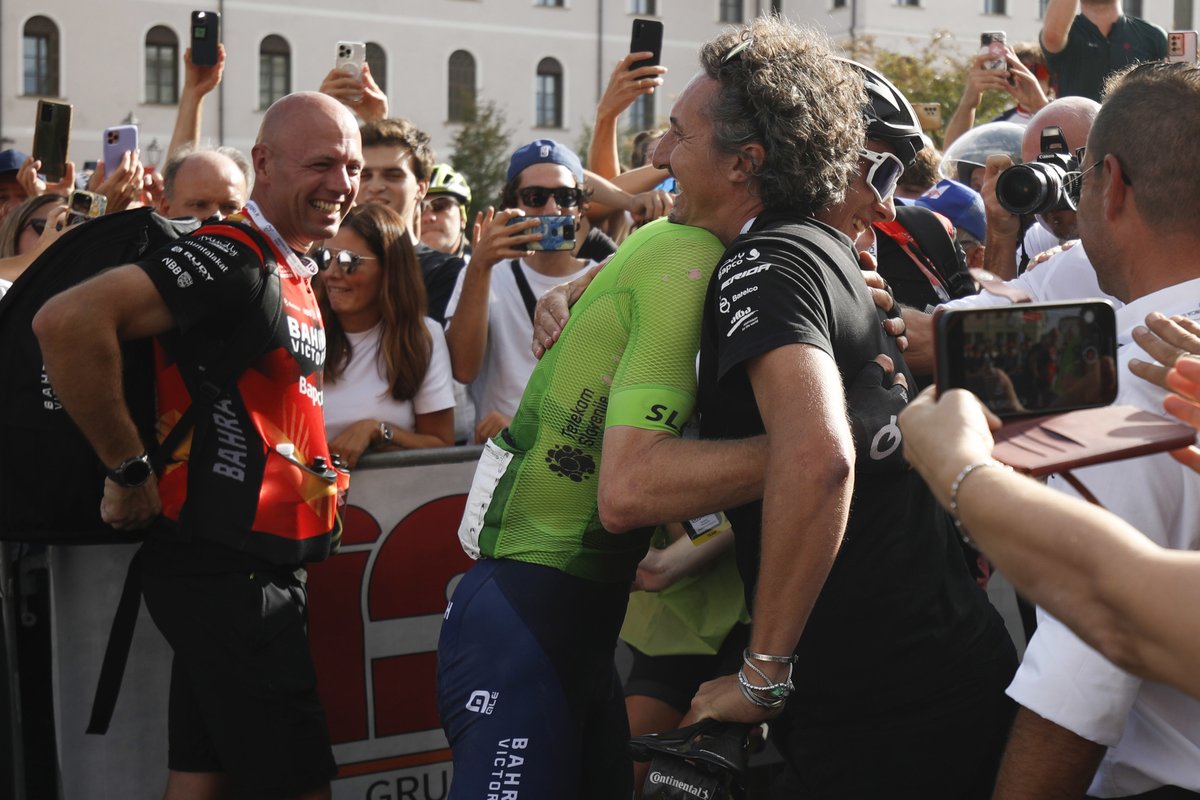 BHRVictorious's tweet image. 🌈 #Veneto2023 

📰 REPORT @UCI_cycling Gravel World Championships

🗣️ @matmohoric "I’m super proud of this achievement. The feeling is great. I had one of the best days on the bike; I enjoyed it so much!"

🔗 bit.ly/MohoricGravelW…

📸 @SprintCycling