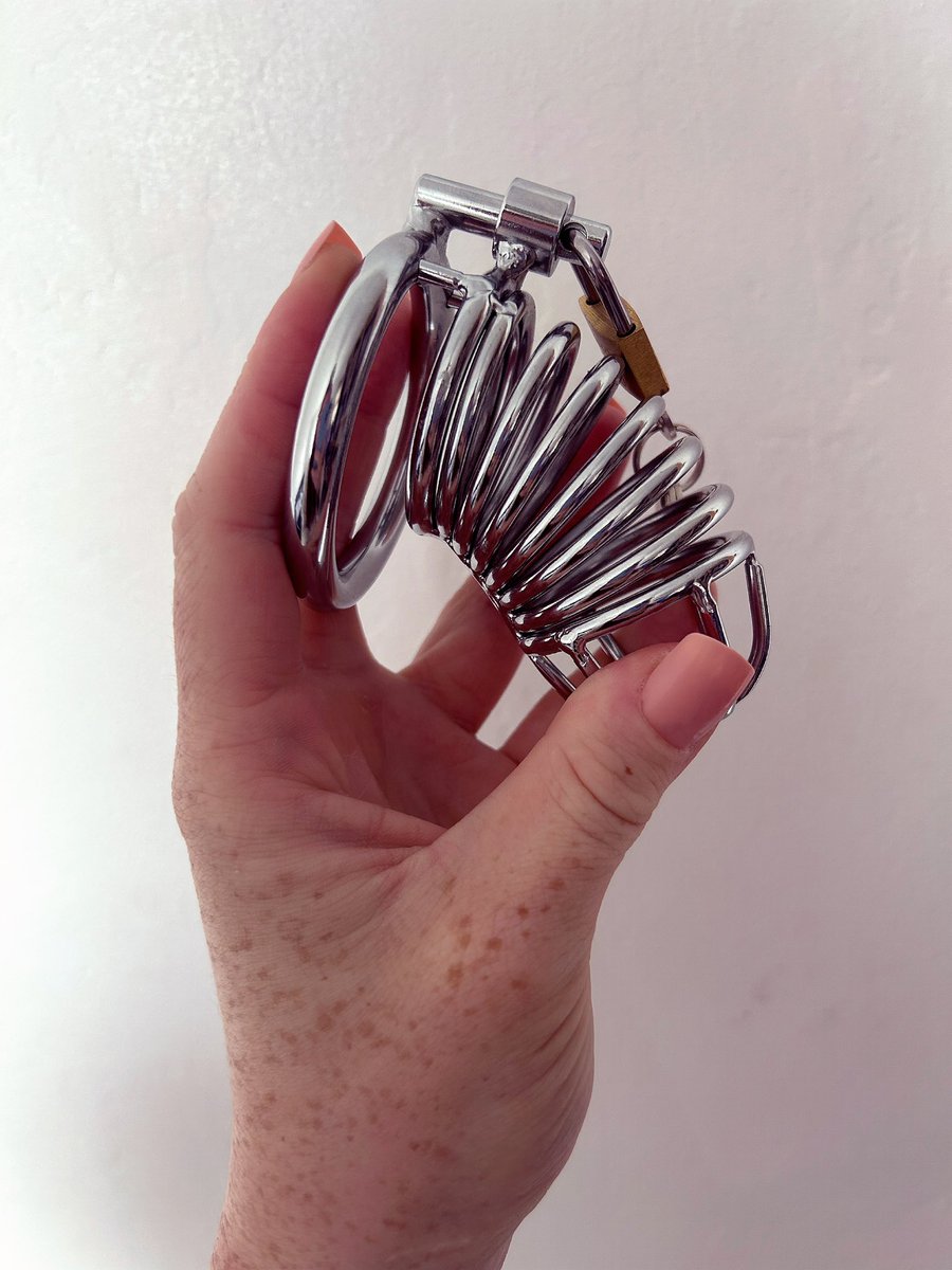 SpoilMissC1's tweet photo. RT if you’re currently in chastity! 🔐👅😈 https://t.co/sJjpd5yQ4v