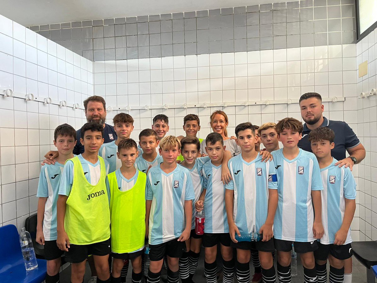 👏👏Visita de la presidenta del <a href="/IMDECO_/">IMDECO</a> a las Instalaciones Municipales de la Asomadilla. <a href="/AtcoCordobes/">Club Atlético Cordobes</a> y <a href="/don_bosco_cf/">Don Bosco CF</a> trabajando con cientos de jóvenes a través del fútbol base !   ⚽️⚽️