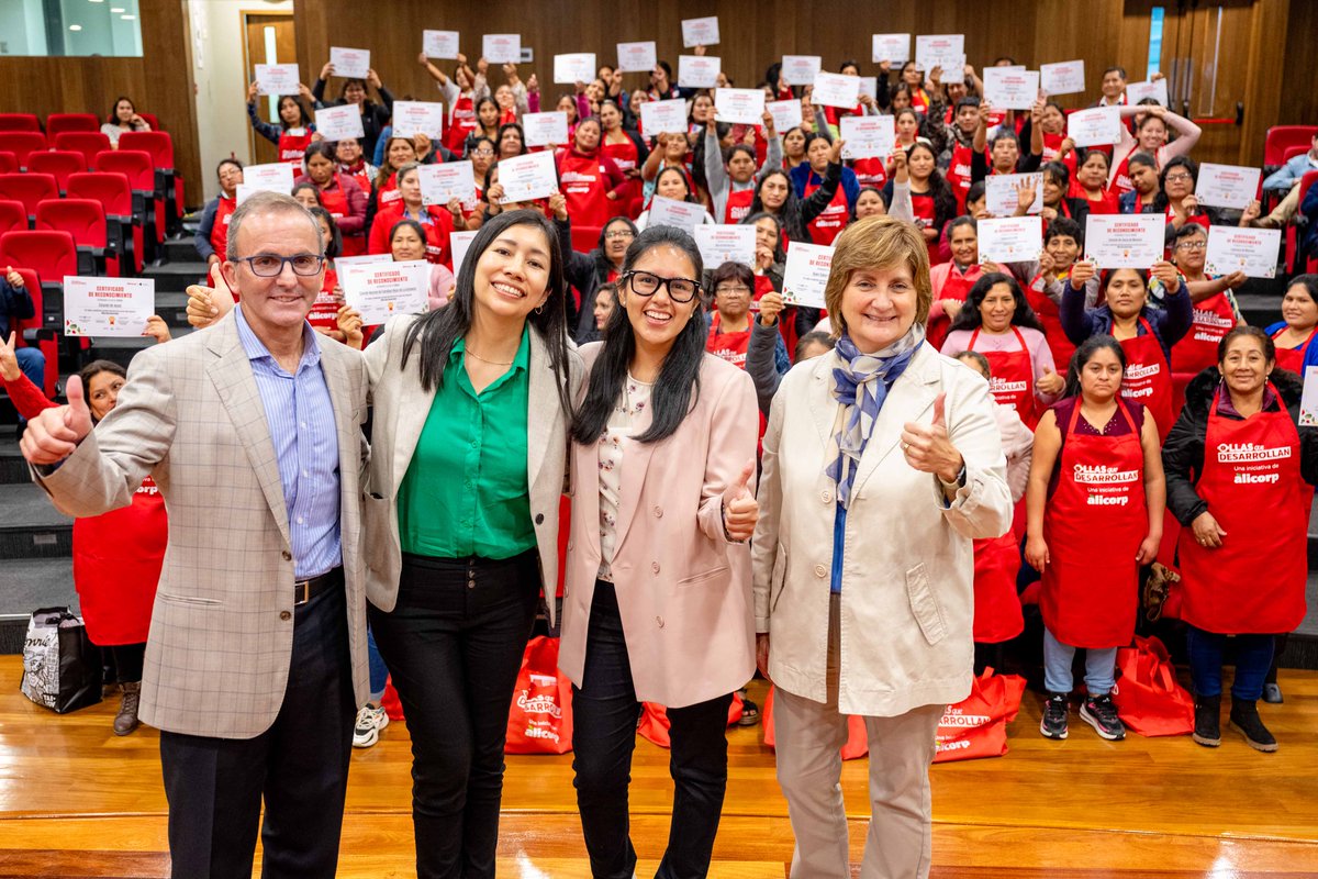 Altamaro's tweet image. Desde Mibanco nos sumamos al programa #OllasQueDesarrollan de Alicorp, evidencia del compromiso por fortalecer las capacidades financieras de 14,000 mujeres emprendedoras en el Perú.