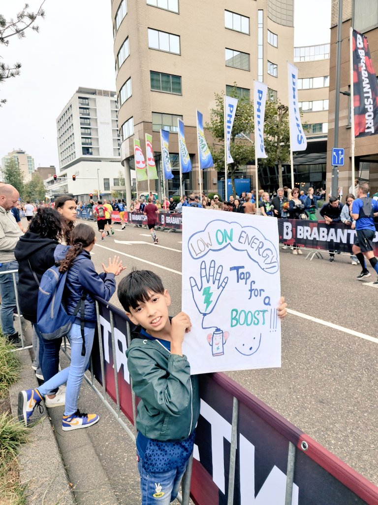 sumitmeetg2007's tweet photo. Cheering up for my fellow runners @EindhovenAtl @ASMLcompany #eindhovenmarathon #ASMLmarathon https://t.co/DLSZBnPUpc