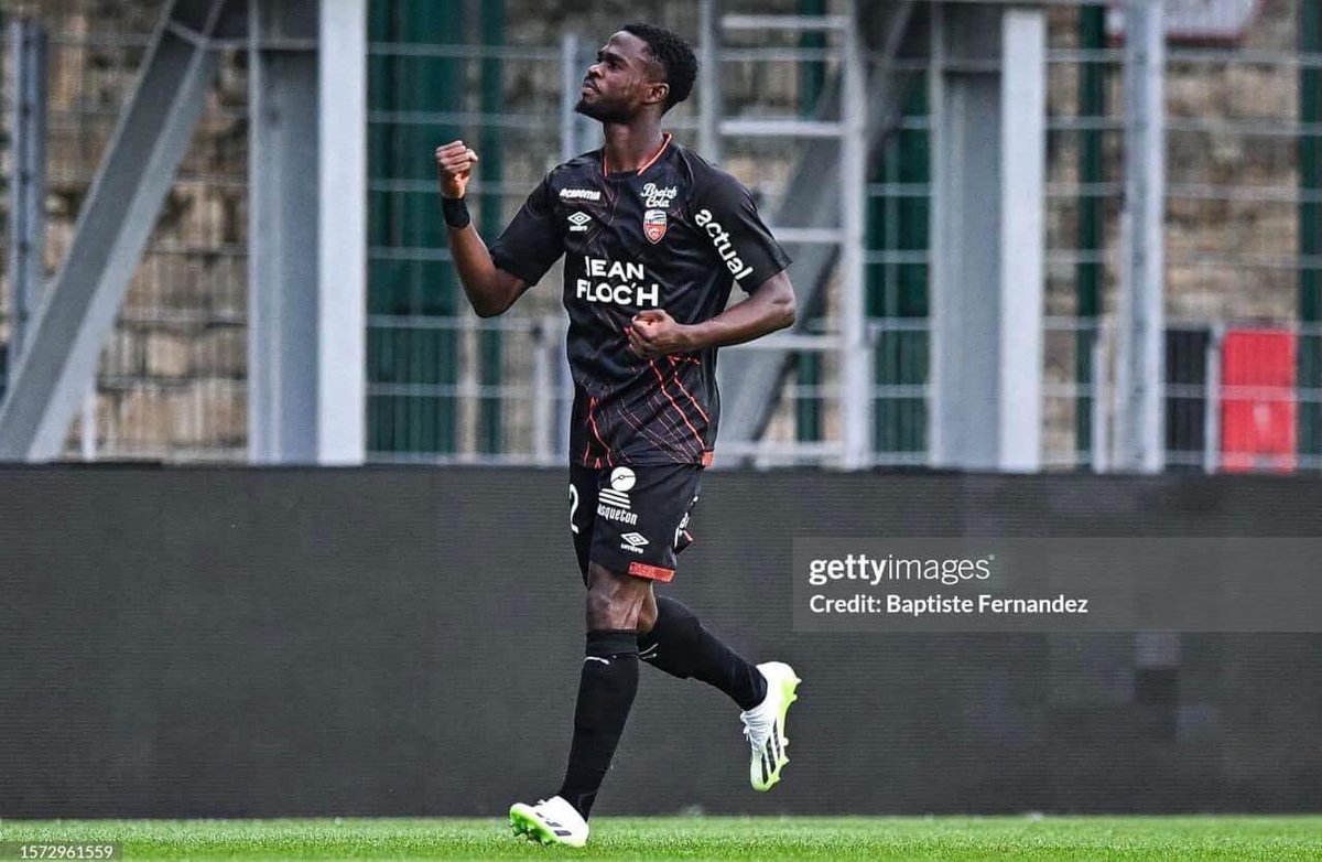 LnFoot's tweet image. 🔴Pour son retour dans le 11 de départ de Lorient , Darlin Zidane YONGWA a inscrit le but de l’égalisation qui permet à Lorient d’arracher le nul (3-3) au Groupama stadium .

#Ligue1uberteats #Fecafootofficiel #Lorientfc #Lionsindomptables.