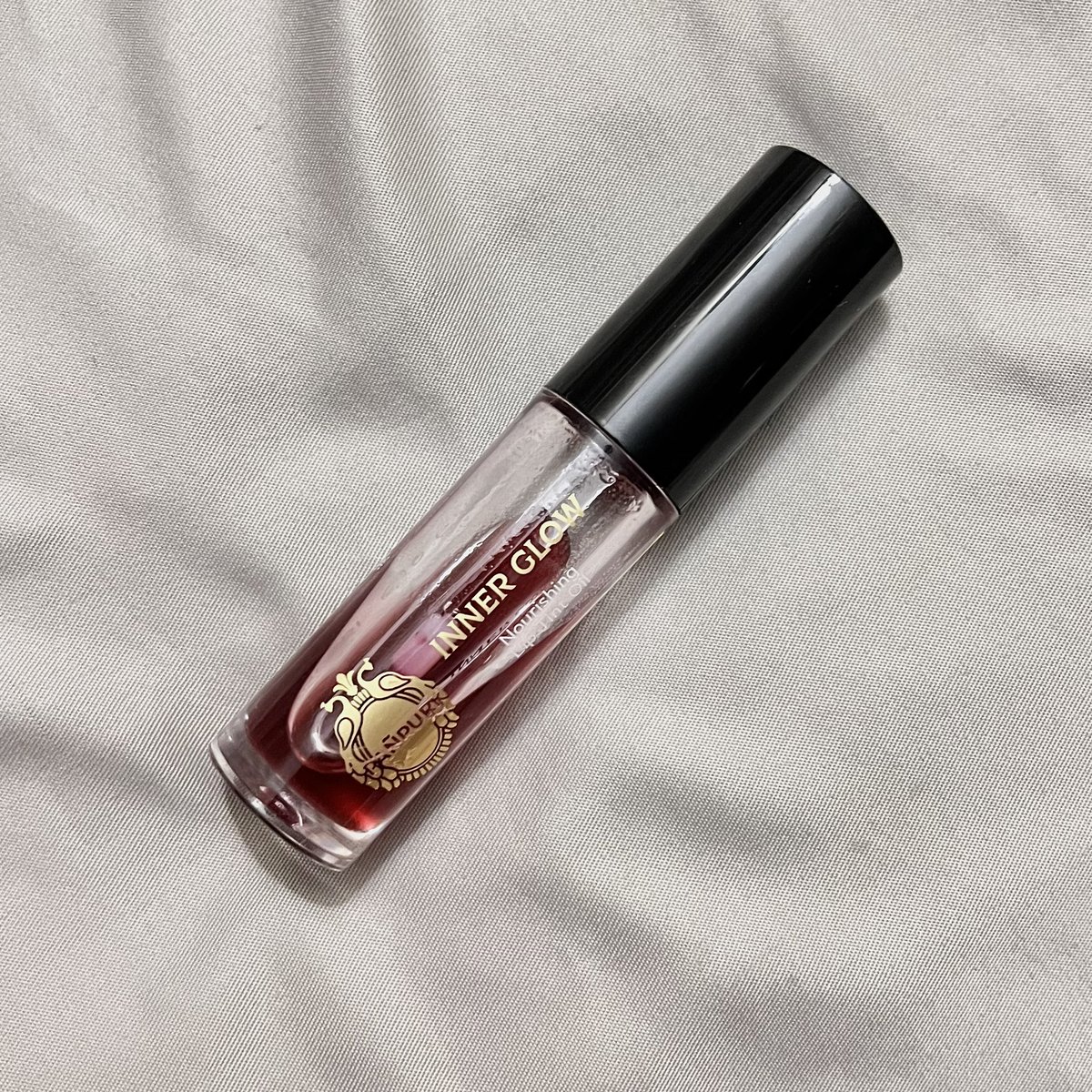 sunflowerdbjj's tweet photo. Lip oil 👄 ลูกรักกก ใช้ไปครึ่งหลอดแล้ว ดีจริงอะไรจริง ทาแล้วปากอวบอิ่มขึ้นมาก ปากไม่แห้ง กลิ่นหอม เราใช้สี berry red ให้ความชมพูอ่อนๆ ปากสุขภาพดี  ผู้หญิงหรือผู้ชายก็ใช้ได้หมดเลย แนะนำค่าาา
.
.
  #ช้อปปี้ถูกชัวร์  #ใช้ดีบอกต่อ #ใช้จริงรีวิวจริง  #skincare https://t.co/60QDKguDqS