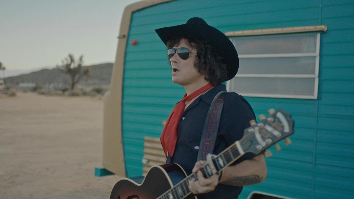 bunburyoficial's tweet photo. Bunbury - La Tormenta Perfecta - Videoclip oficial
https://t.co/3EgnKLG2L7 https://t.co/Nk5pkG3Z3u