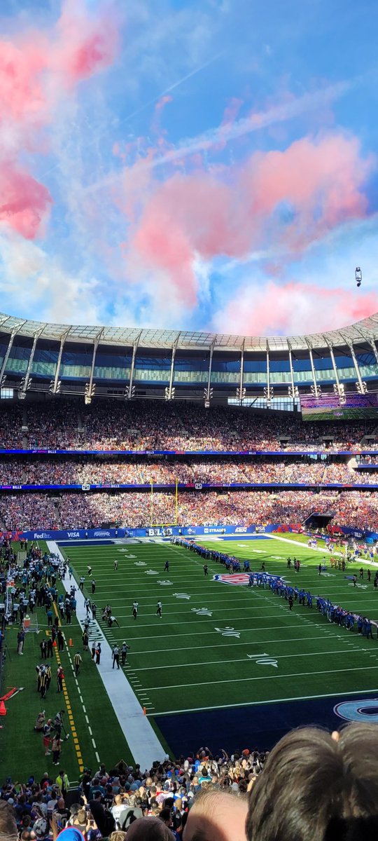 As a <a href="/MiamiDolphins/">Miami Dolphins</a> fan I clearly want <a href="/Jaguars/">Jacksonville Jaguars</a> to win, but it's great to see how <a href="/BuffaloBills/">Buffalo Bills</a> Jordan Phillips #97 is working the crowd! #jordanphillips