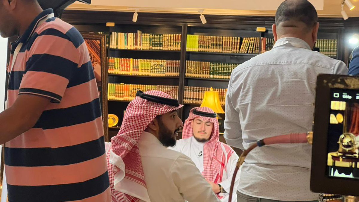 Meshhour_Talal's tweet photo. سعدت اليوم بزيارتي لمعرض #طلال_تا��يخ_تقرأة_الأجيال في مدينة الرياض بمقر @AGFUNDProgram 

معرض يحكي الجهود الإنسانية والتنموية للراحل سيدي الوالد - رحمه الله -

مع تمنياتنا التوفيق للجميع والاستمرار بالعمل الرائع
وحاب أشكر الأمير @AAzizTalal على اهتمامه ودعمه اللامحدود 💚 https://t.co/dAEdxoxchc