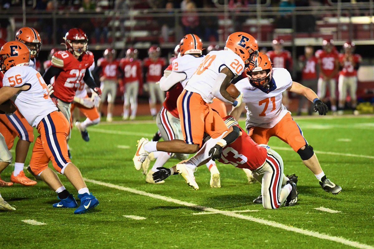 DamarionTimber1's tweet photo. Actions speak louder than words🗣️ big win on the road leads to 35 carries, 202 yards 3 TDs🥳@DeepDishFB @CoachBigPete @Rivals_Clint @PrepRedzoneIL @Coach_Hammock @CoachJSmith91 @coachbourbon https://t.co/gvC0Gy0Y4u