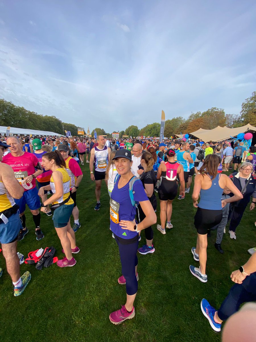 shiggison's tweet photo. It’s #SlowSunday. This is exactly what I need. Did the @RoyalParksHalf this morning with thousands of people in London in blazing sunshine. Now home, clean and loving @IggyPop on @BBC6Music. Thank you xx (photo pre-race) https://t.co/EIUG9cwHlc