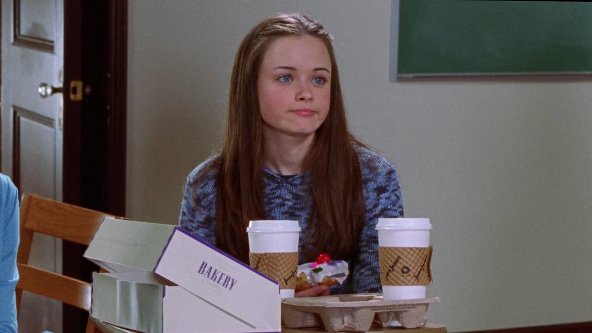 happy birthday to our girl rory gilmore! 🤍