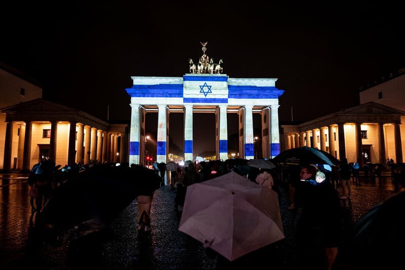 My thoughts are with the families and friends in #Israel who are now mourning the victims of the terrorist attack against Israel.❤️🇮🇱

Meine Gedanken sind bei den Familien und Freunden in #Israel, die jetzt um die Opfer des terroristischen Angriffs gegen Israel trauern. ❤️🇮🇱
