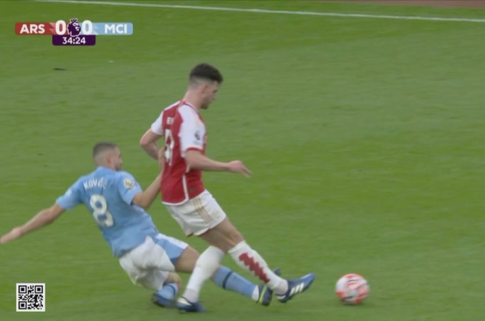 KeepitARSENAL's tweet photo. I can’t believe what I’m witnessing https://t.co/5KpBWpwLAv