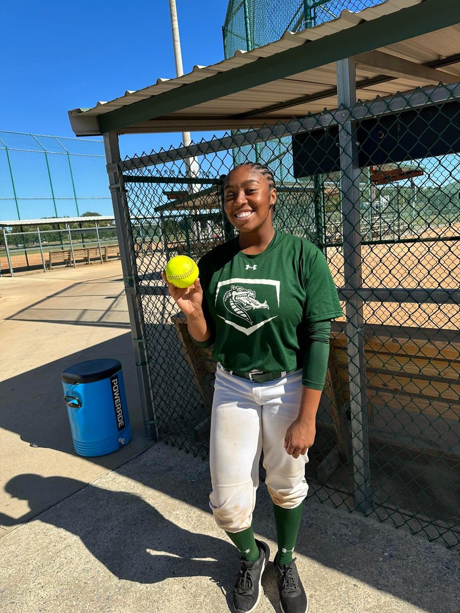 Yesterday was a good day for one our FC05 alums! <a href="/WilleshaLang/">Willesha “Willy” Lang</a> with her first collegiate 💣 for <a href="/UAB_SB/">UAB Softball</a>! Way to go, Willy!!!! #firstofmany #nukecity #FCStrong