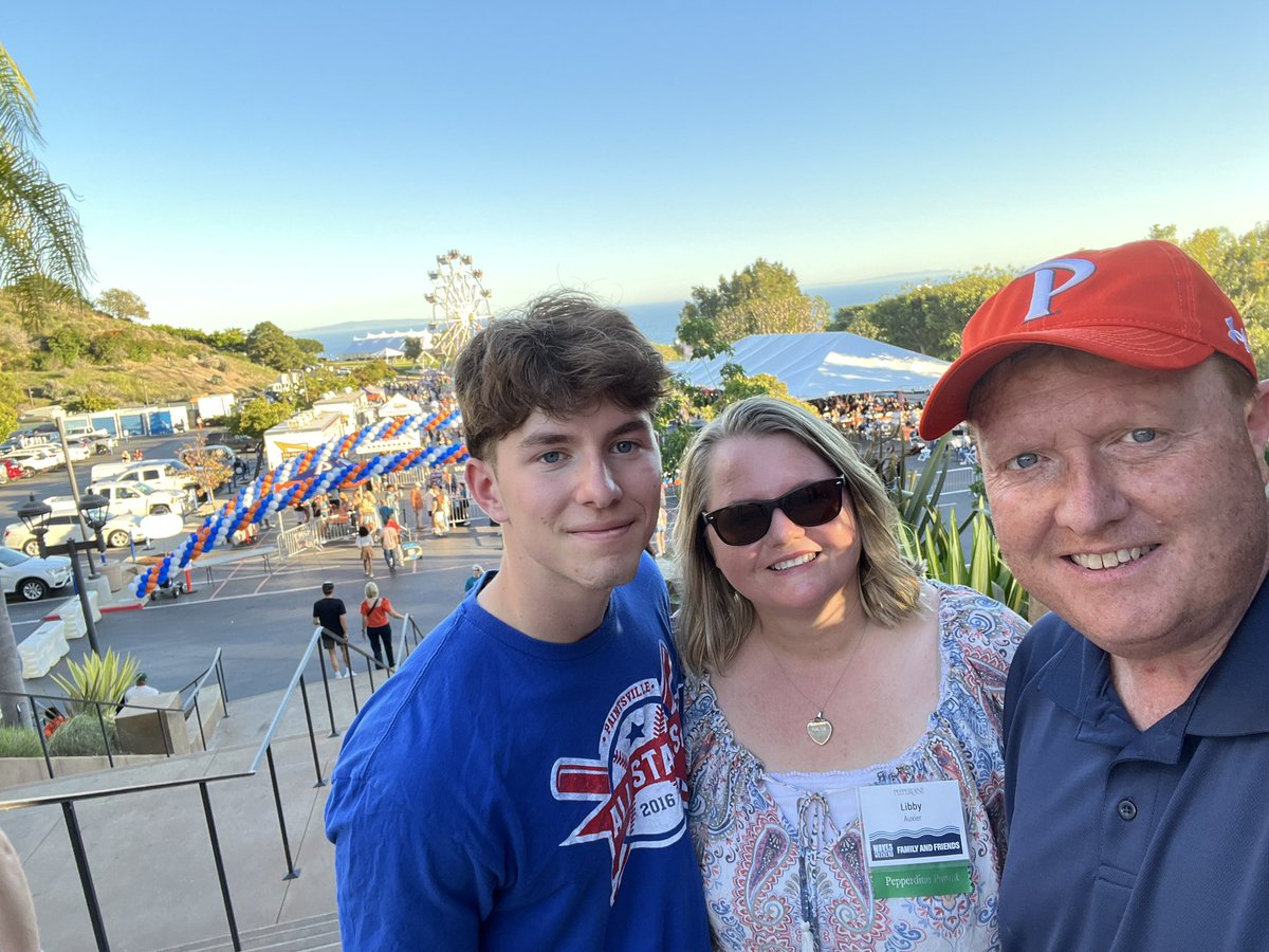 OwensAuxier's tweet photo. Such a fun time on campus with our boy ππ§‘ #WavesWeekend π #WavesUp https://t.co/E0cVdDWL2H