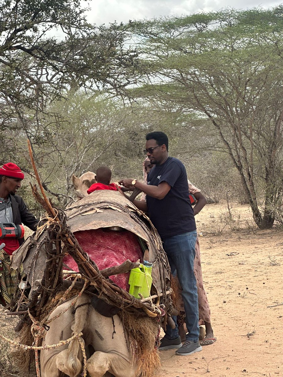 garissahealth's tweet photo. 👏 From car travelers to nomads using camels, Garissa County Health team, backed by amazing officers from partners like @COREGroupDC, are determined not to leave behind any under 5 child in Round 2 of the #Polio Campaign! 💉 #VaccinesWork #KickPolioOut #ProtectingOurFuture 👶🐪🚗 https://t.co/x5Ir1jKtFI