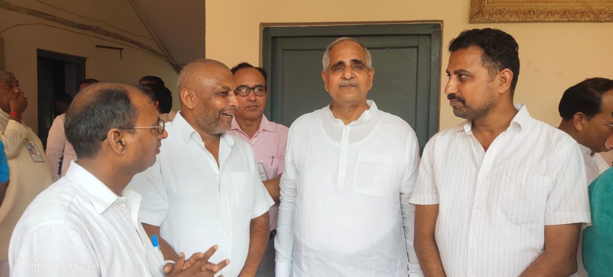 <a href="/CMOfficeUP/">CM Office, GoUP</a> 
पार्टी के निष्ठावान कार्यकर्ता और पदाधिकारी #तदर्थ शिक्षक 15माह से बिना वेतन विद्यालय व पार्टी सम्बन्धी दायित्वों को निभा रहे हैं। लेकिन अब भूखों मरने की नौबत आ गई है। कृपा करें।