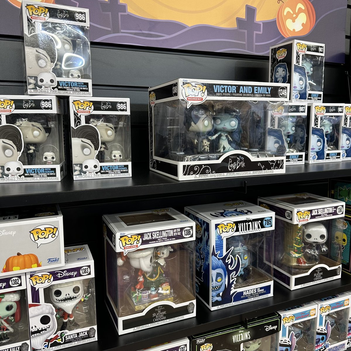 Our cool new Funkoween bay is up! 👻 #halloween #funkoween #funko #funkopop #popvinyl #corpsebride #thenightmarebeforechristmas #timburton #disney #disneyvillains