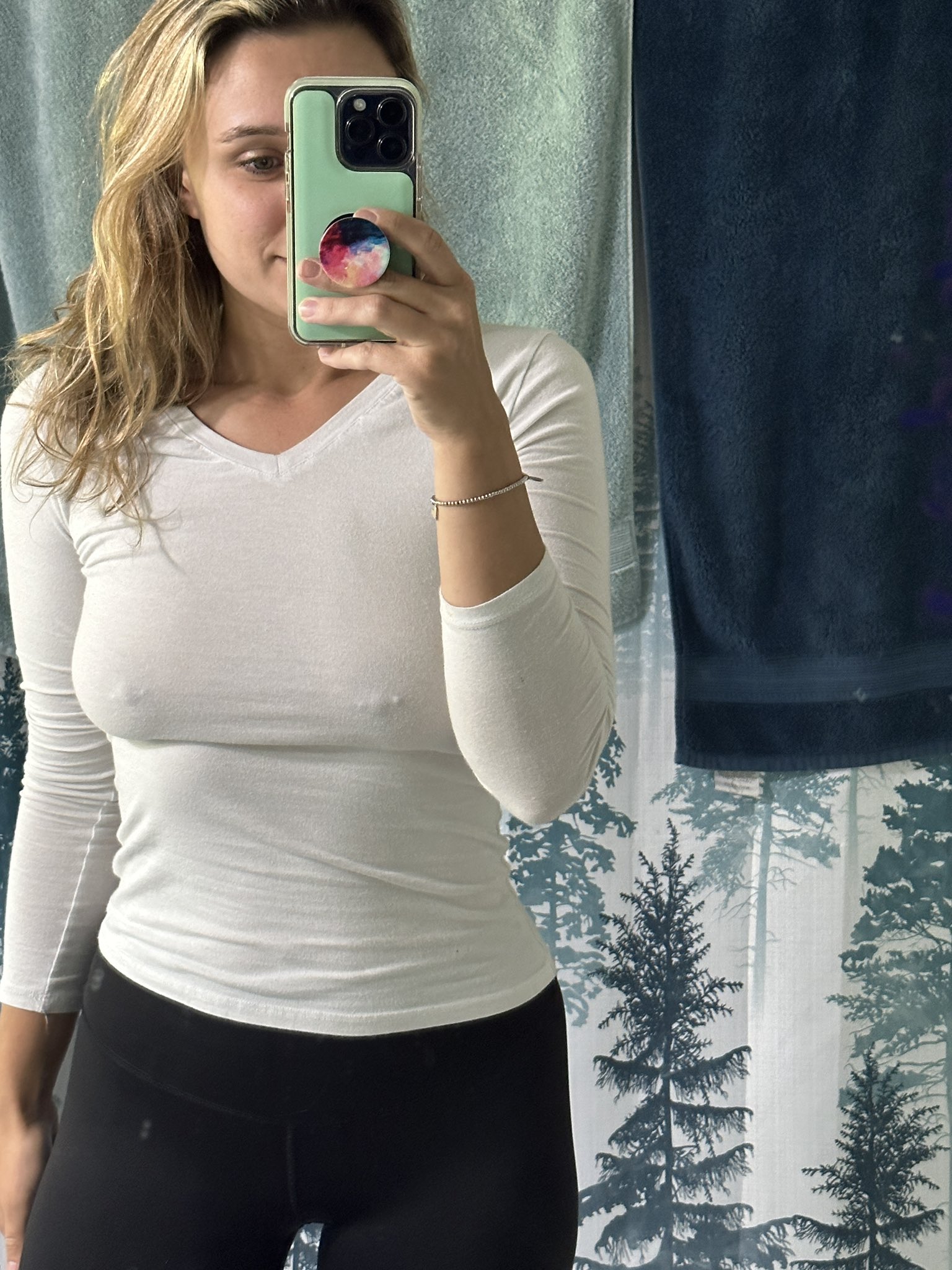 It’s cold in here 🥶 https://t.co/uto8VmDVZI