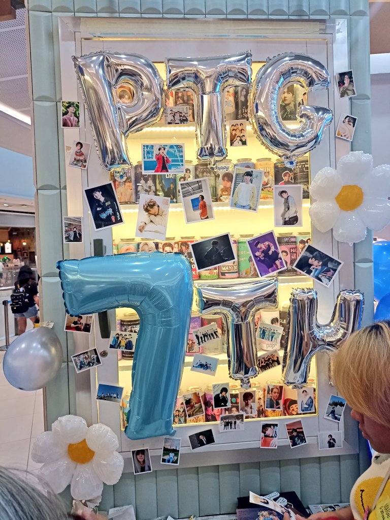 a_bad_kin's tweet photo. Celebrated PENTAGON's anniversary with lovely unis 💙🌌 

Thanks to the the organizers who made this happen! It was nice seeing everyone again! 

#7waveswithPTG 
@CUBE_PTG @PTGPilipinas 
#LeslieSnacks #FarmerJohnPotatoChip https://t.co/KRuqbwrJ5j
