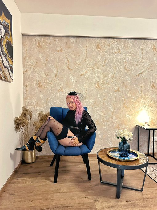 Oh you know, just hanging out in the Airbnb after #iamx Budapest the other night #stockingtop #stockingflash<a href="/tag/suspenders"class="tags"><span>#suspenders</span></a><a href="/tag/nylons"class="tags"><span>#nylons</span></a><a href="/tag/stockingflash"class="tags"><span>#stockingflash</span></a><a href="/tag/iamx"class="tags"><span>#iamx</span></a><a href="/tag/vegangirls"class="tags"><span>#vegangirls</span></a>