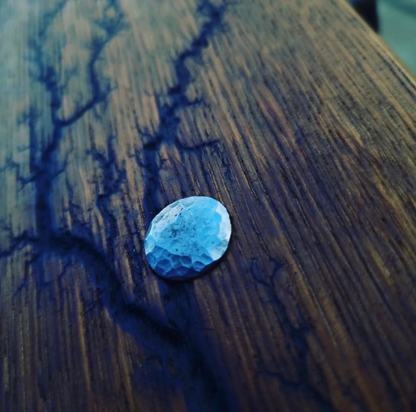 Ironoak13's tweet photo. Half an ounce of steel rivet through the business end of a reclaimed oak fractal burned paddle. O 
#spanking #paddle #bdsm #impact #impactplay #discipline #kink #fractalburning #lichtenbergfigure #lightning #highvoltage https://t.co/rYXu8JzwSn