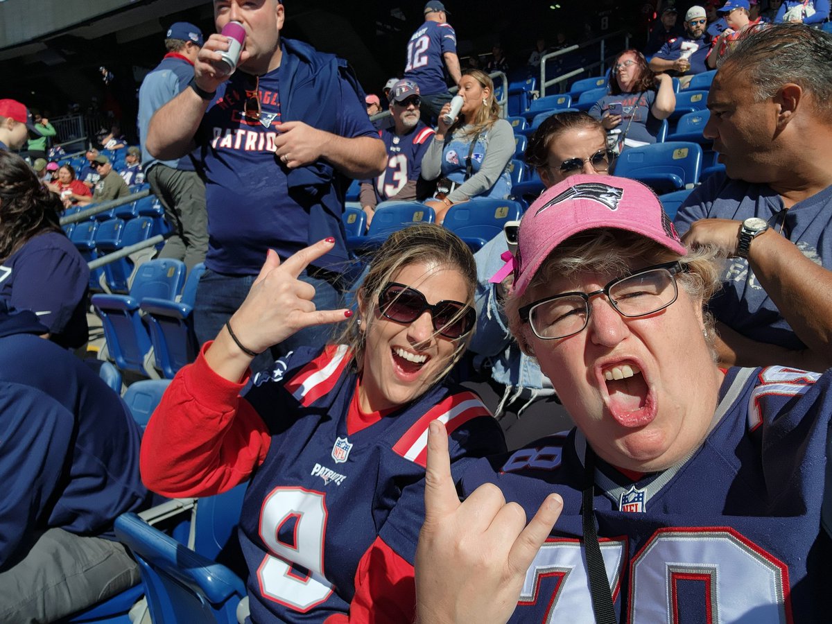 schwartzie70's tweet photo. #Patsgame https://t.co/er0XIc7SlO