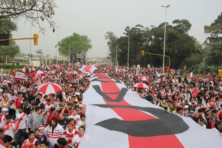 Ramonista_'s tweet photo. No alcanzan las tribunas
No alcanzan las entradas
Les demostramos lo que es River en las malas https://t.co/3ieGcr7lxd