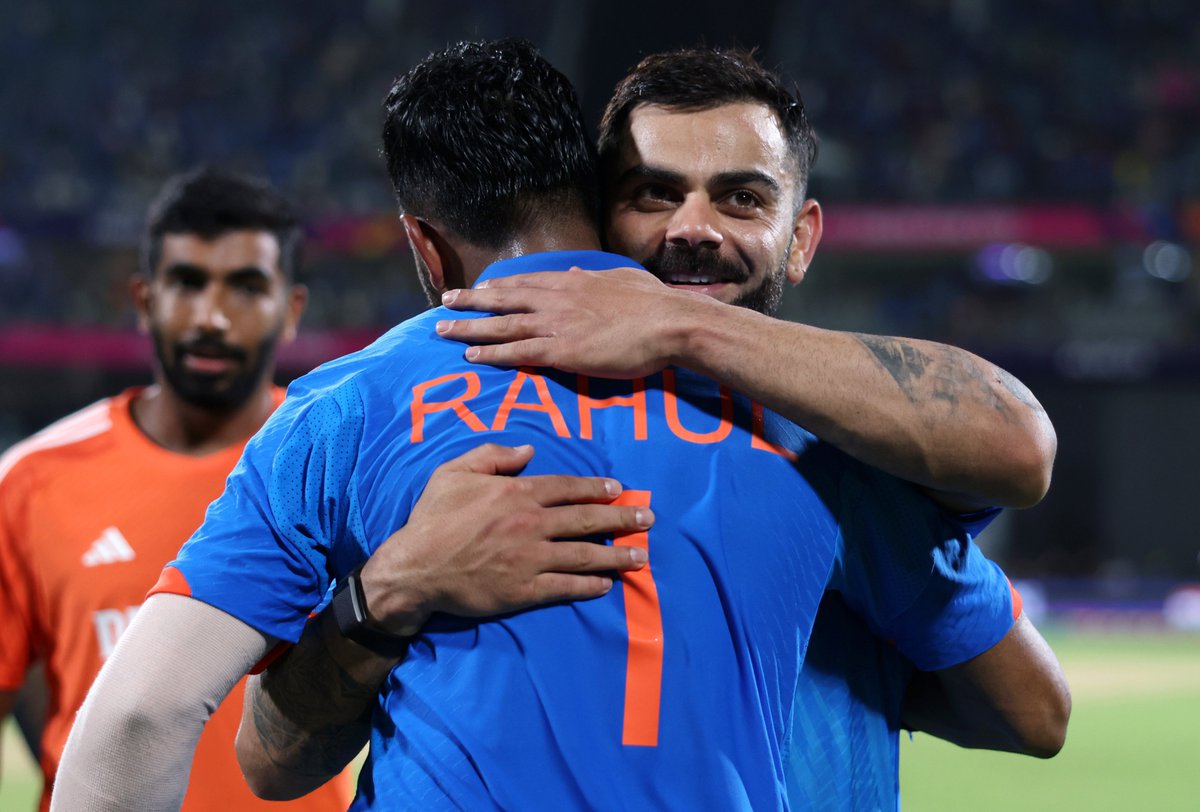 BCCI's tweet photo. A match-winning partnership followed by a warm hug 🤗

Well played, KL Rahul &amp; Virat Kohli 👏

#CWC23 | #INDvAUS | #TeamIndia | #MeninBlue https://t.co/aVdbkVHekz