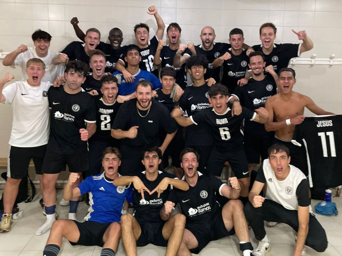 duxinteracademy's tweet photo. 📍 RESULTADOS
SENIOR 🆚 CD Majadahonda AFAR 4 | 2-1

⚽️ Salamanca
⚽️ Jandri

🖊️Primera parte salvable y algo peor la segunda. Un penalti a favor en el último minuto permitió sumar los tres puntos. 

⚫️⚪️#DUXIntterAcademy https://t.co/wGzORCUAWJ