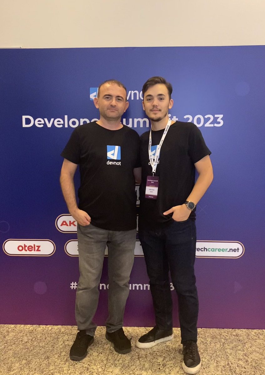 yusuf_ref's tweet photo. Harika bir #devnotsummit23 etkinliği geçirdik. Ekip fotoğrafına yetişemesemde bu güzel fotoğrafı paylaşmadan geçemedim. Herkesin ayağına, emeğine sağlık 🤍 https://t.co/CXwQAglTRt