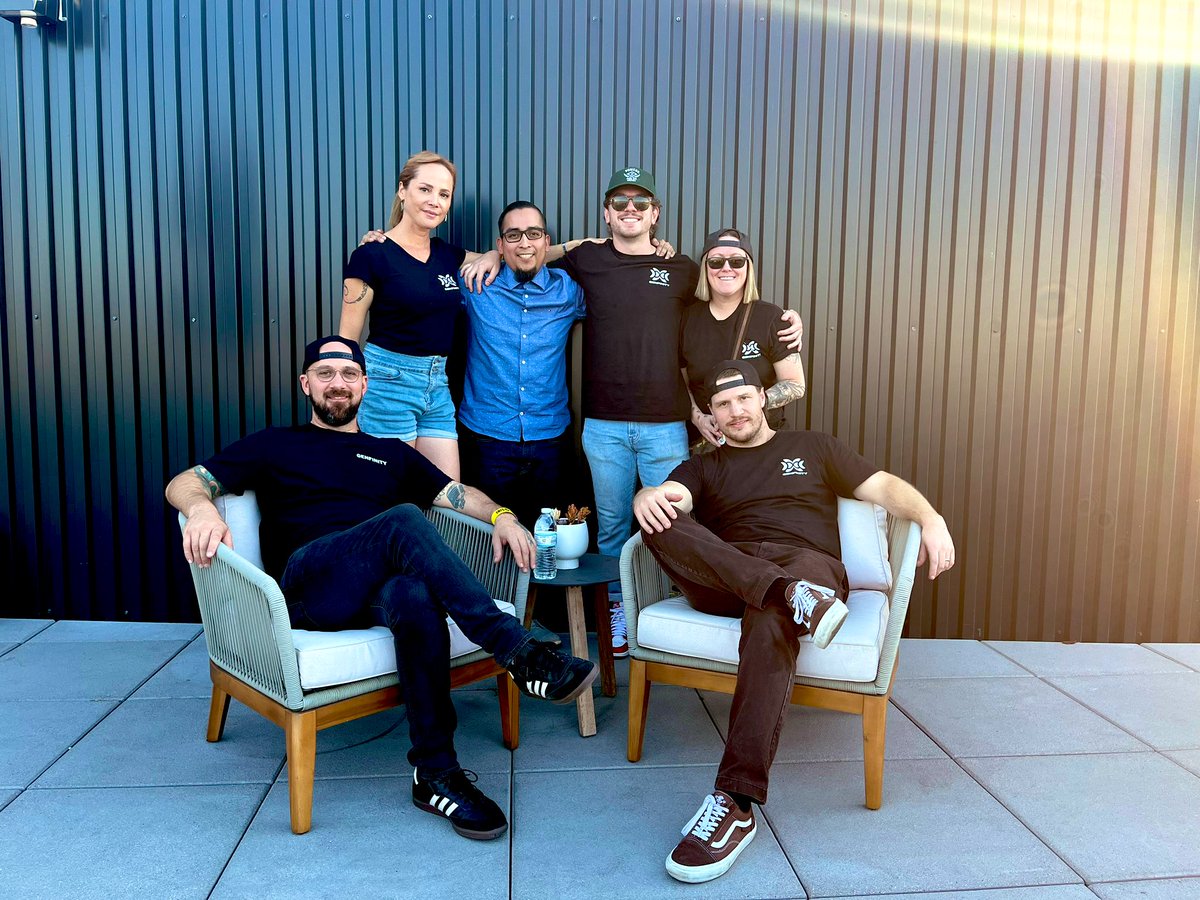 OCLostArt's tweet image. Had the pleasure of hanging out with @genfinity at #HelloFutureLive. Such a great group of people. Nothing but great vibes. #Genfinity