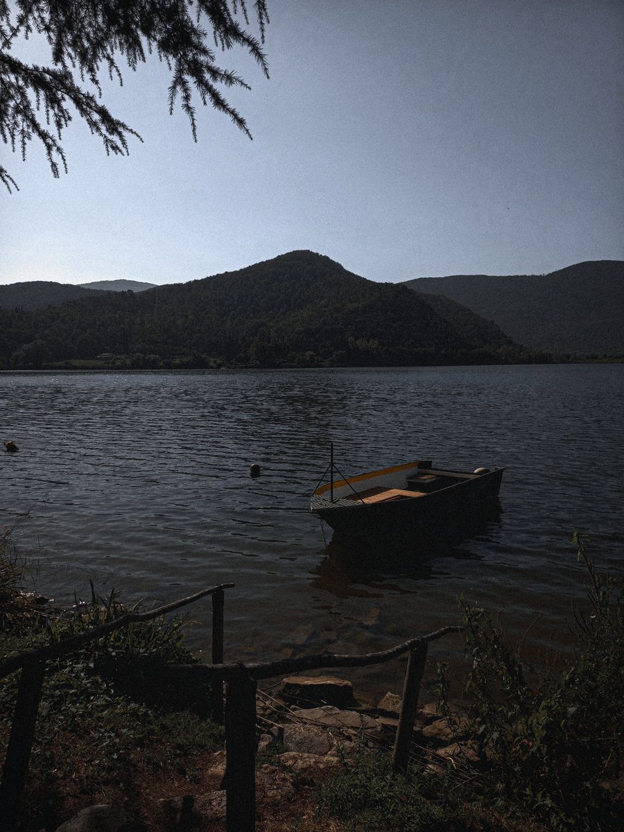 📍Lago di Piediluco, Umbria, Italy.