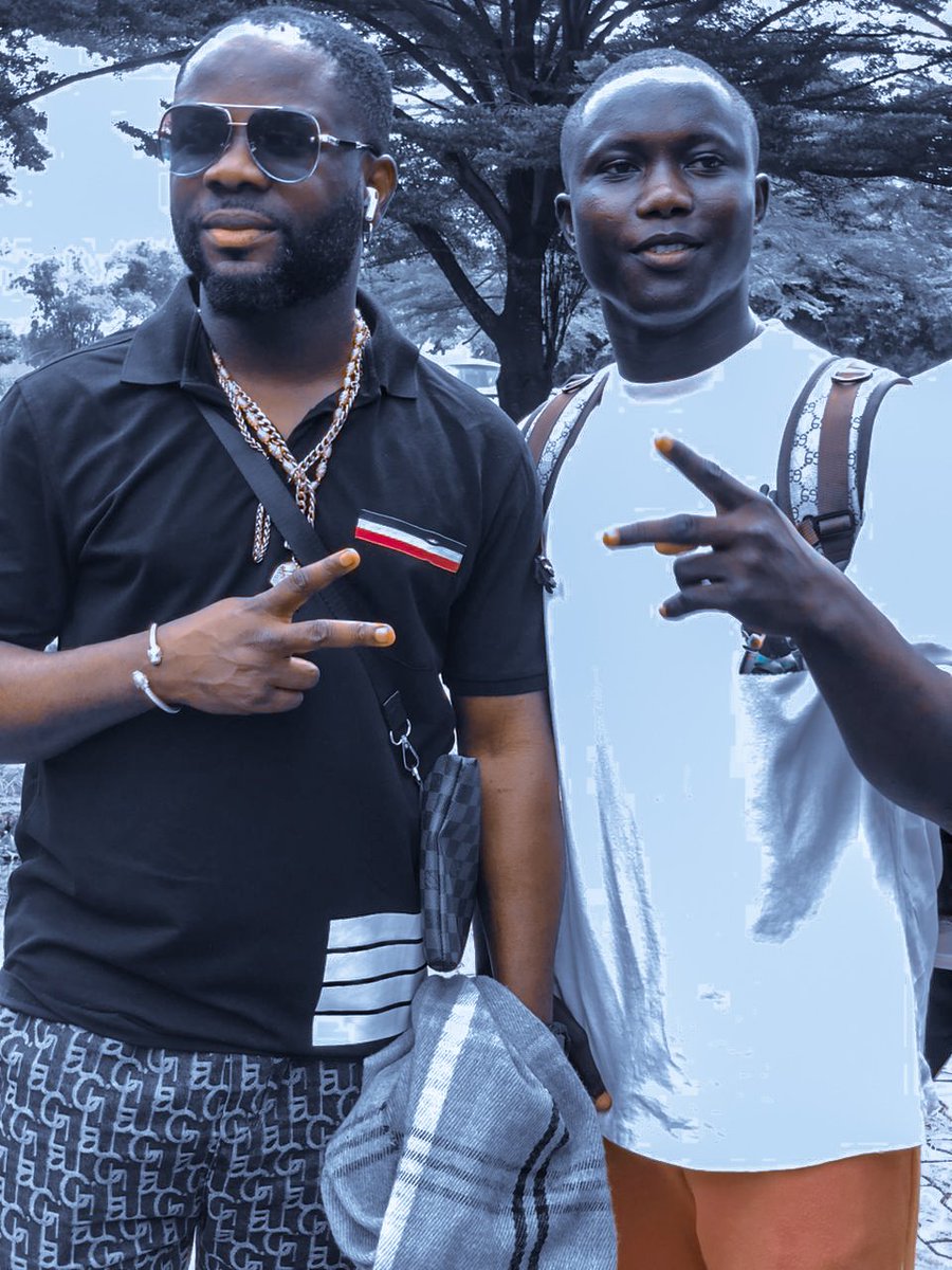 sonofunlimited's tweet photo. Chilling with @iteledicon1 @femyek @YorubaMovieGist https://t.co/Sz6NLKhVh0