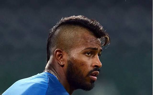 LakshayySaharan's tweet photo. Why? Why? Why? Why? Why?
People watching you stupid man 
Go and learn from ms dhoni about true spirit of team
#INDvAUS 
#MSDhoni 
#KLRahul https://t.co/48tvAWgo4j